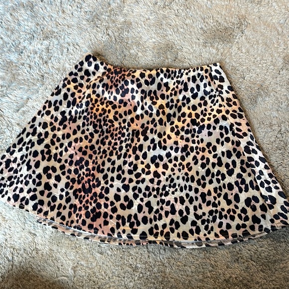 Princess Polly size 2 cheetah mini skirt - Picture 1 of 2